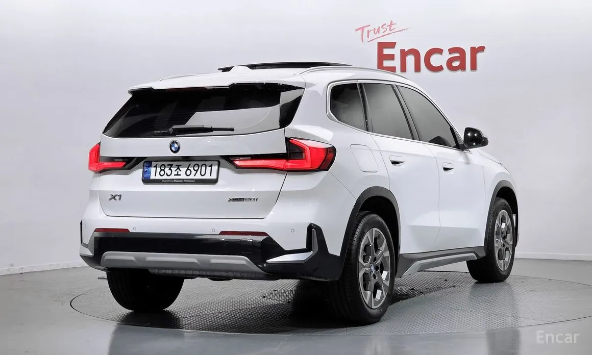 2023 BMW X1