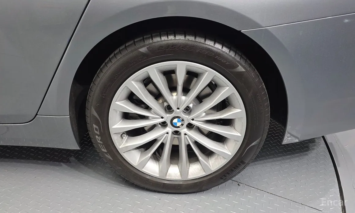 Фото 5 - BMW 5 Series