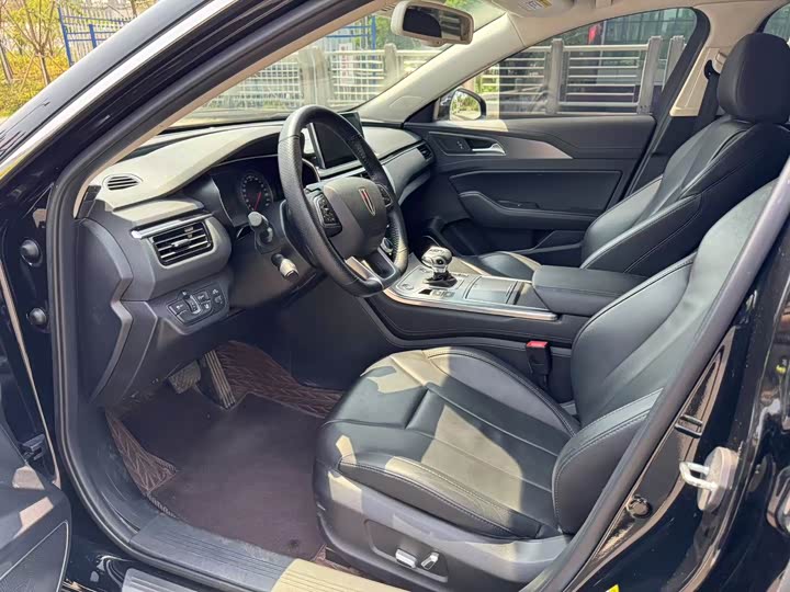 Photo 8 - Hongqi H5