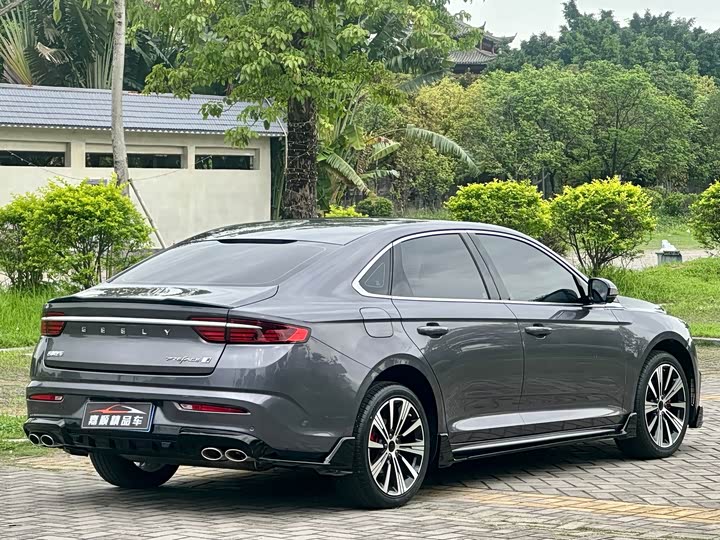 Фото 6 - Geely Preface