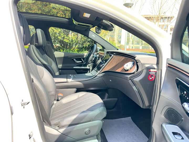 Mercedes-Benz EQE SUV 2024 2024款 500 4MATIC 先锋版