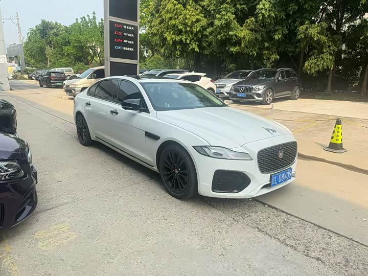 Jaguar XF L 2024 2024款 2.0T P250 两驱尊享豪华版