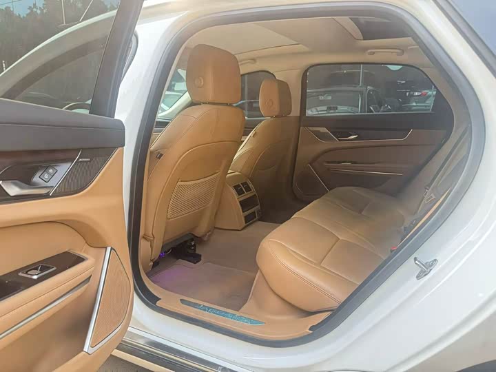 Jaguar XF L 2024 2024款 2.0T P250 两驱尊享豪华版