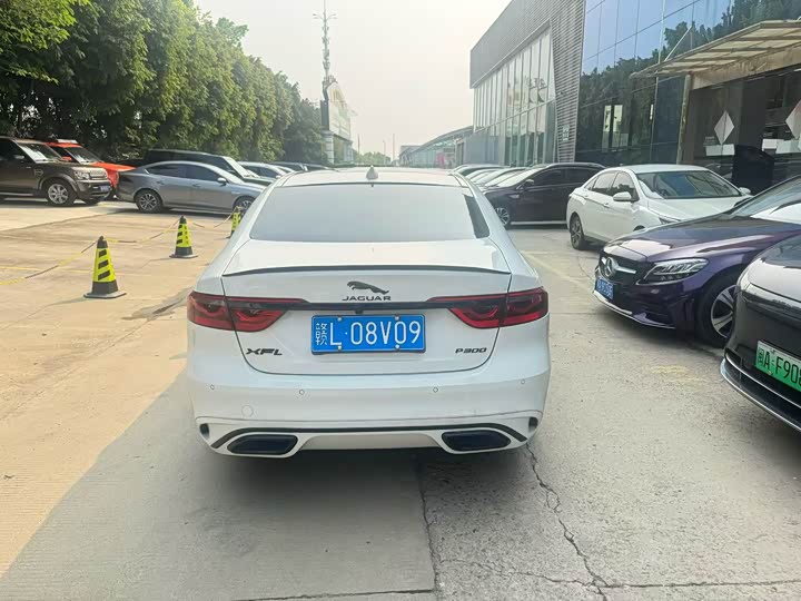 Jaguar XF L 2024 2024款 2.0T P250 两驱尊享豪华版