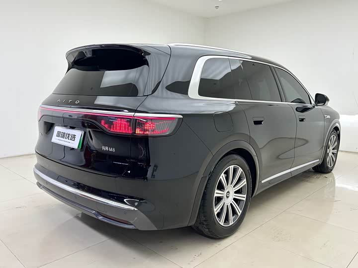 Aito M8 2025 2025款 增程 Max+版 53.4kWh 6座版 (192线激光雷达）