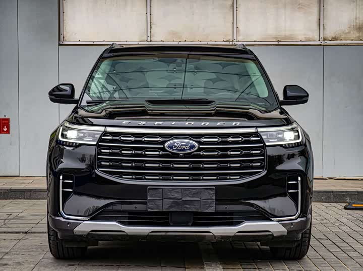 Фото 2 - Ford Explorer