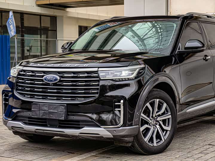 Фото 4 - Ford Explorer