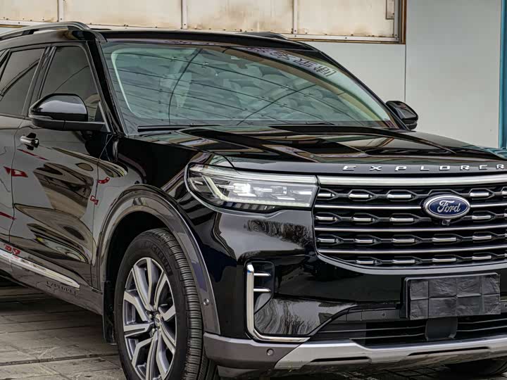Фото 6 - Ford Explorer