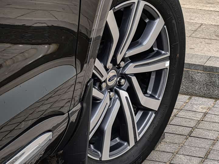Фото 7 - Ford Explorer