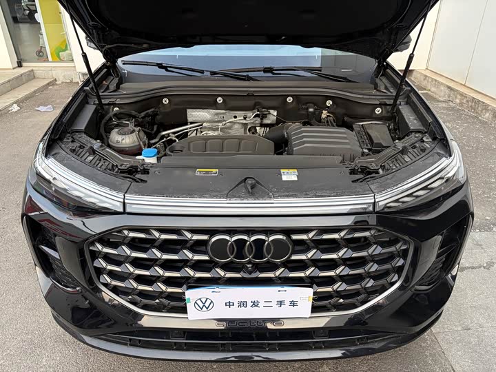 Audi Q6 2024 2024款 45 TFSI quattro 黑武士版 6座