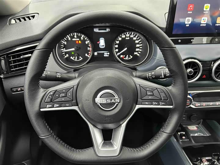 Nissan X-Trail 2025 2025款 荣誉 2.0L 两驱领先版