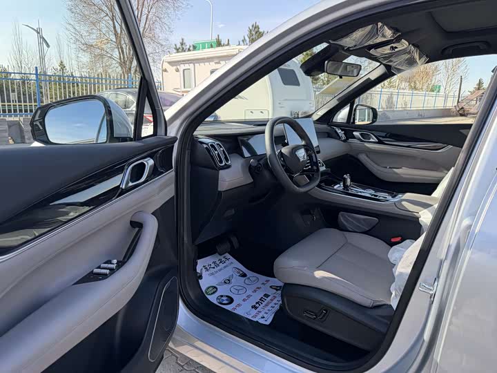 Geely Atlas L 2025 2025款 第四代 1.5TD DCT 启程