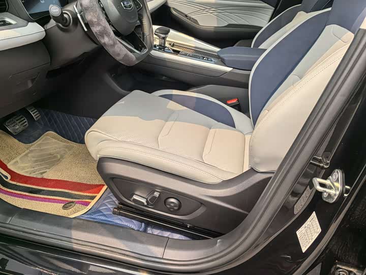 Zdjęcie 9 - Geely Preface