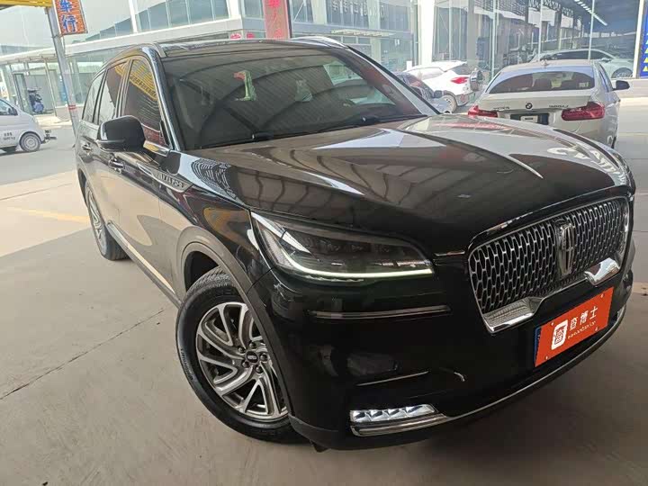 Zdjęcie 2 - Lincoln Aviator