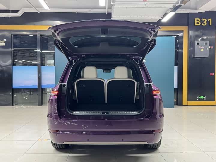 2025 LiXiang L9