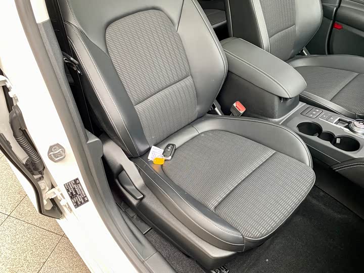Ford Focus 2021 2021款 两厢 EcoBoost 180 自动锋潮型