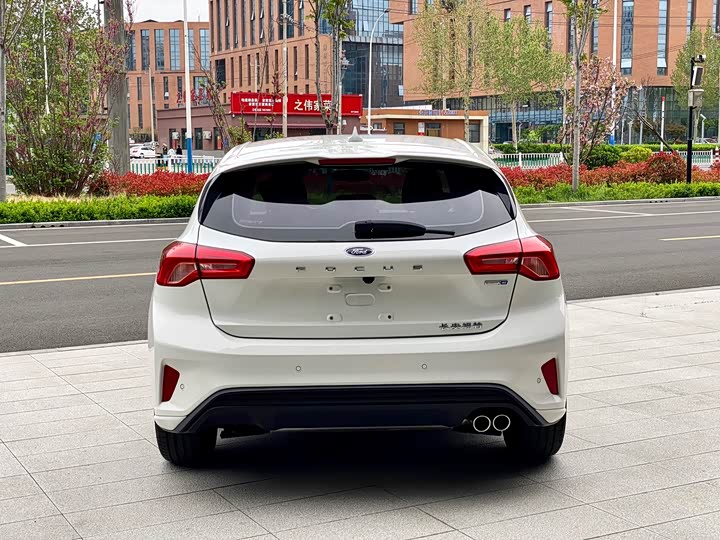 Ford Focus 2021 2021款 两厢 EcoBoost 180 自动锋潮型