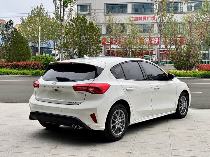 Ford Focus 2021 2021款 两厢 EcoBoost 180 自动锋潮型