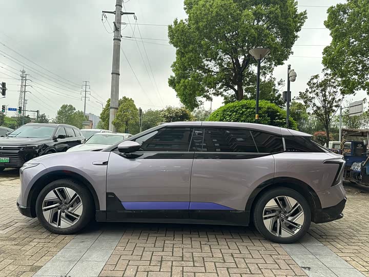 HiPhi Y 2023 2023款 560km 先锋版