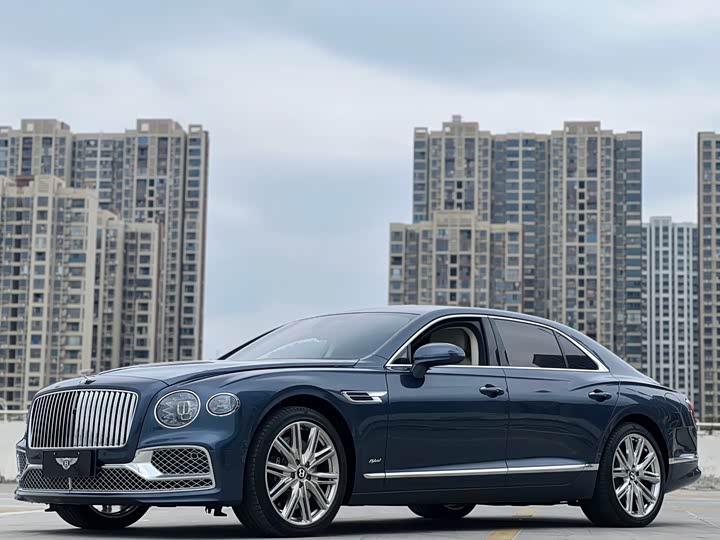 Фото 2 - Bentley Flying Spur Hybrid