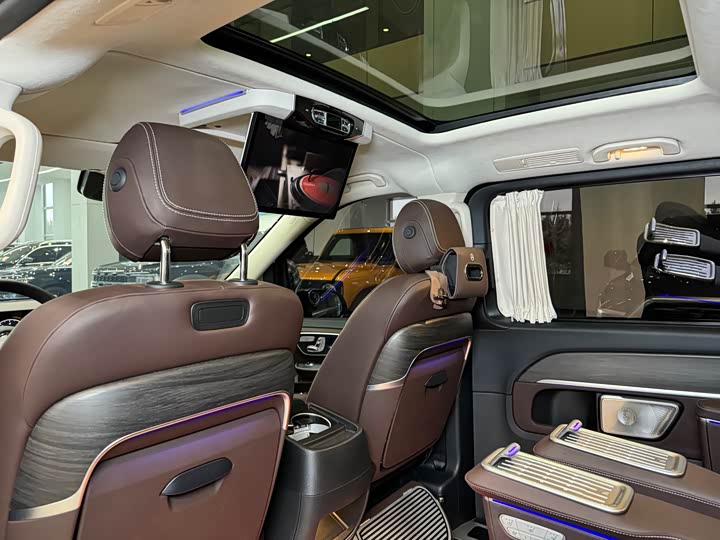 Mercedes-Benz V-Class 2024 2024款 V 300 L 长轴距豪华版