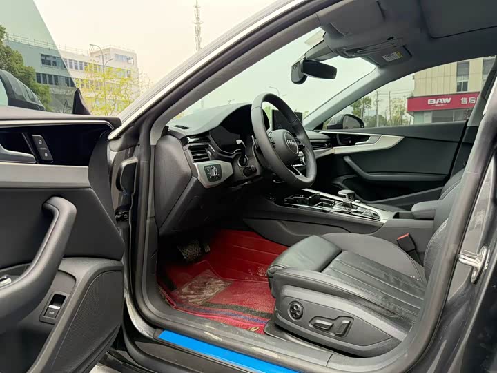 Audi A5 2024 2024款 Sportback 40 TFSI 时尚动感型