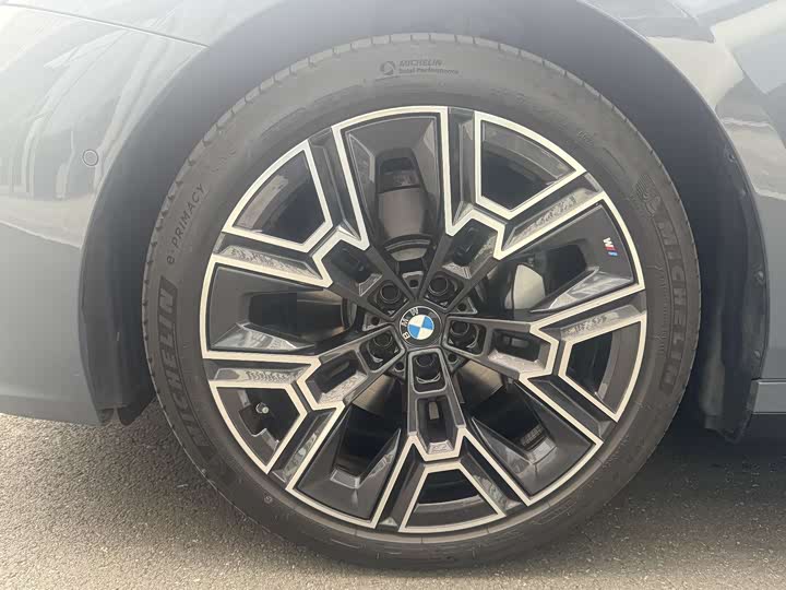 Photo 6 - BMW 5 Series