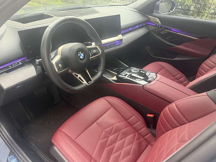 Photo 8 - BMW 5 Series