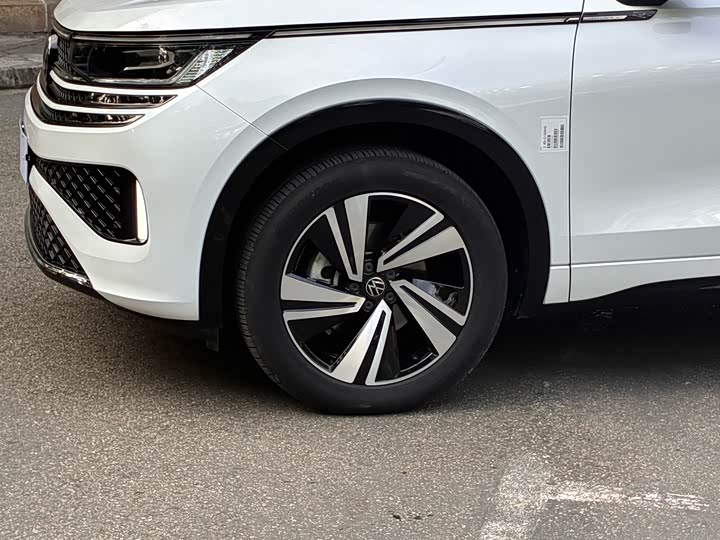 Volkswagen Tavendor 2023 2023款 380TSI 四驱R-Line巡游版