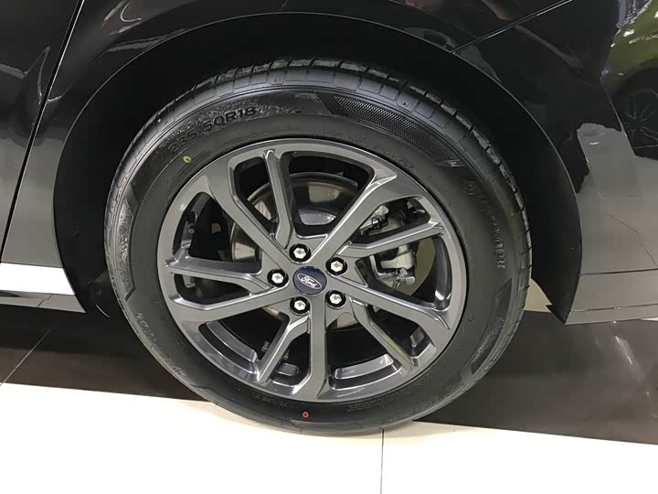 Ford Mondeo 2025 2025款 2.0T EcoBoost 豪华型
