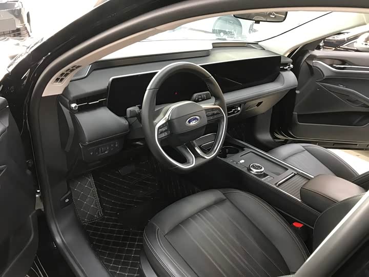 Ford Mondeo 2025 2025款 2.0T EcoBoost 豪华型