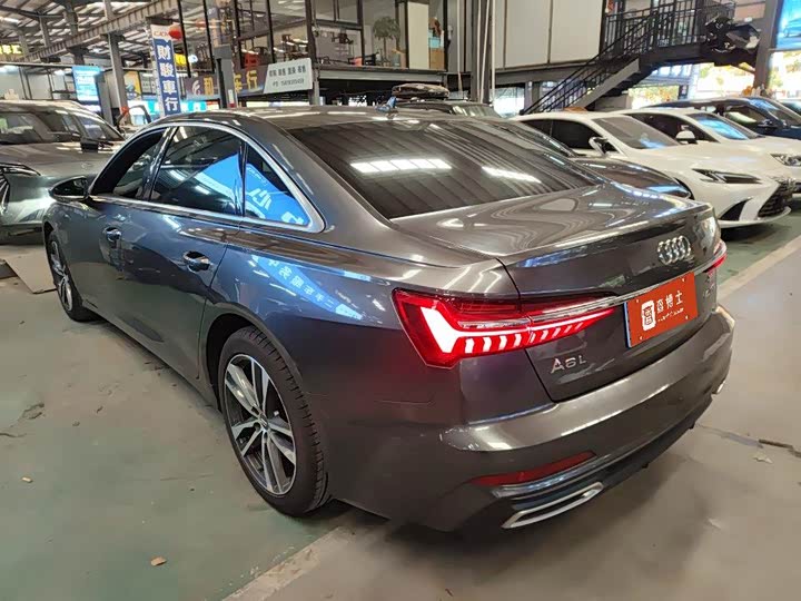 Photo 4 - Audi A6L