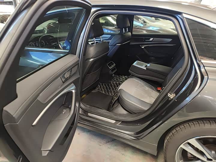 Photo 8 - Audi A6L