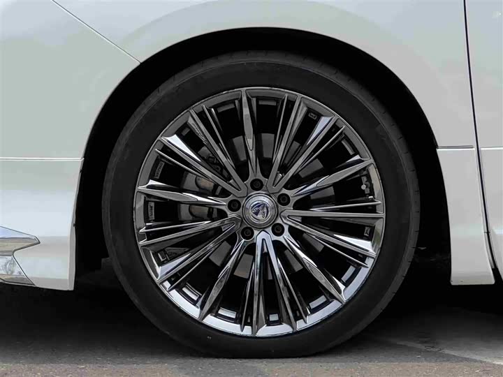 Фото 4 - Toyota Alphard