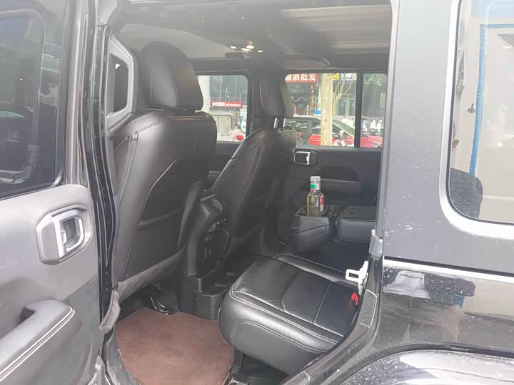 Jeep Wrangler 2021 2021款 2.0T 撒哈拉四门版
