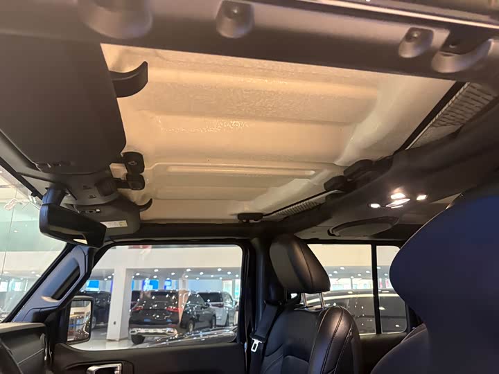 Jeep Wrangler 2021 2021款 2.0T 撒哈拉四门版