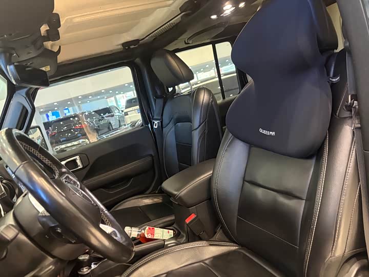 Jeep Wrangler 2021 2021款 2.0T 撒哈拉四门版