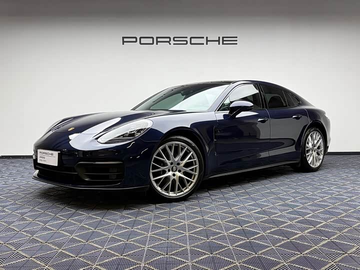Фото 1 - Porsche Panamera