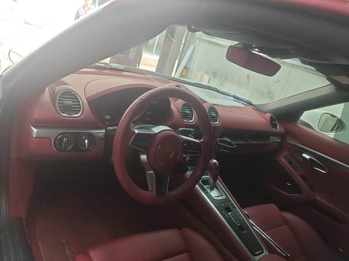 2023 Porsche 718