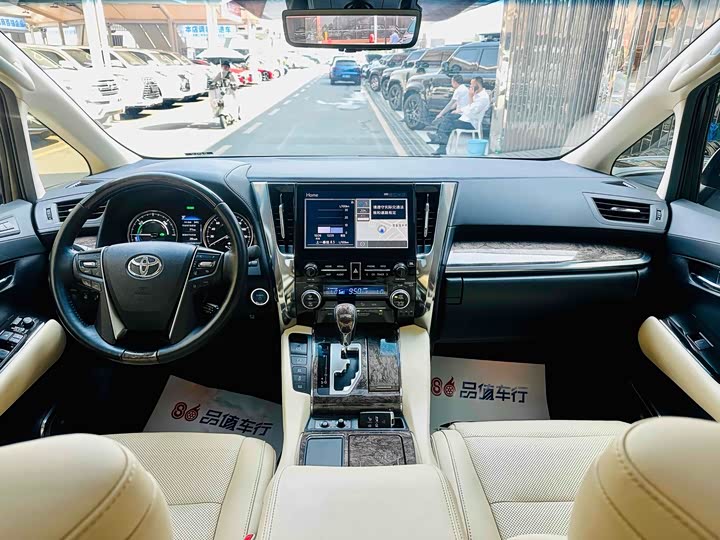 Фото 7 - Toyota Alphard