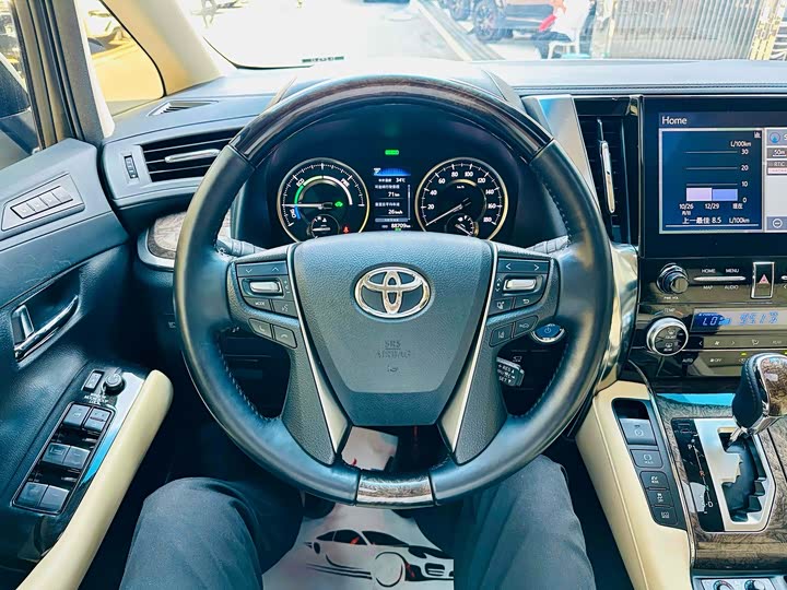 Фото 9 - Toyota Alphard