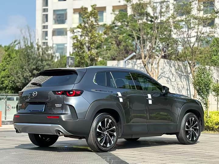 Zdjęcie 4 - Mazda CX-50