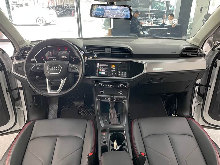 Zdjęcie 8 - Audi Q3