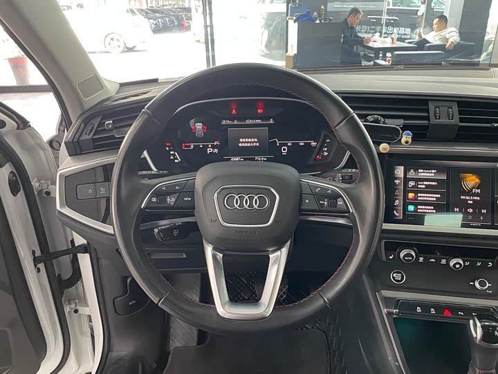 Zdjęcie 9 - Audi Q3