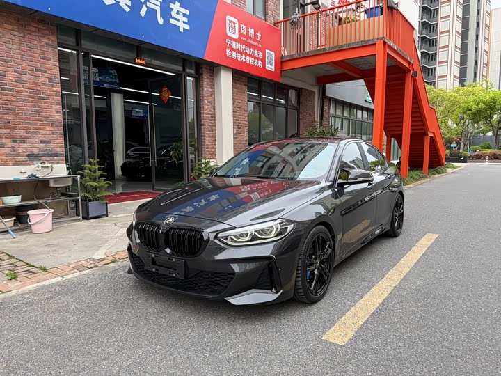BMW 1 Series 2023 2023款 120i M运动曜夜版