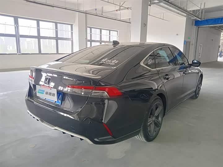 Фото 6 - Honda Inspire