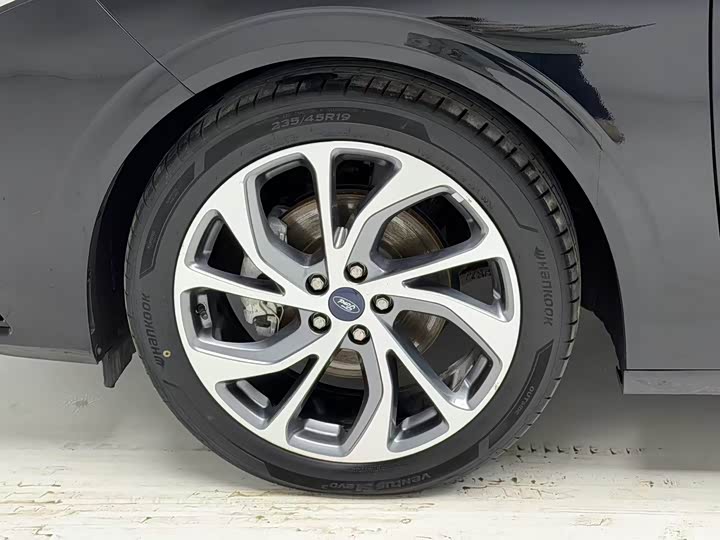 Фото 8 - Ford Mondeo