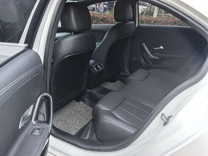 Фото 7 - Mercedes-Benz A-Class