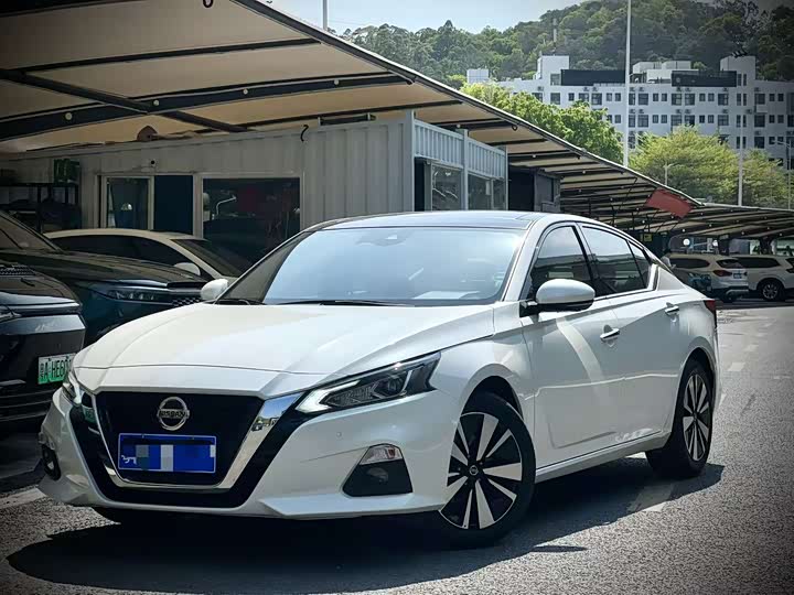 Фото 1 - Nissan Teana