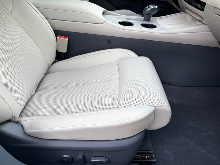 Nissan Teana 2026 2026款 鸿蒙座舱 2.0T 旗舰版